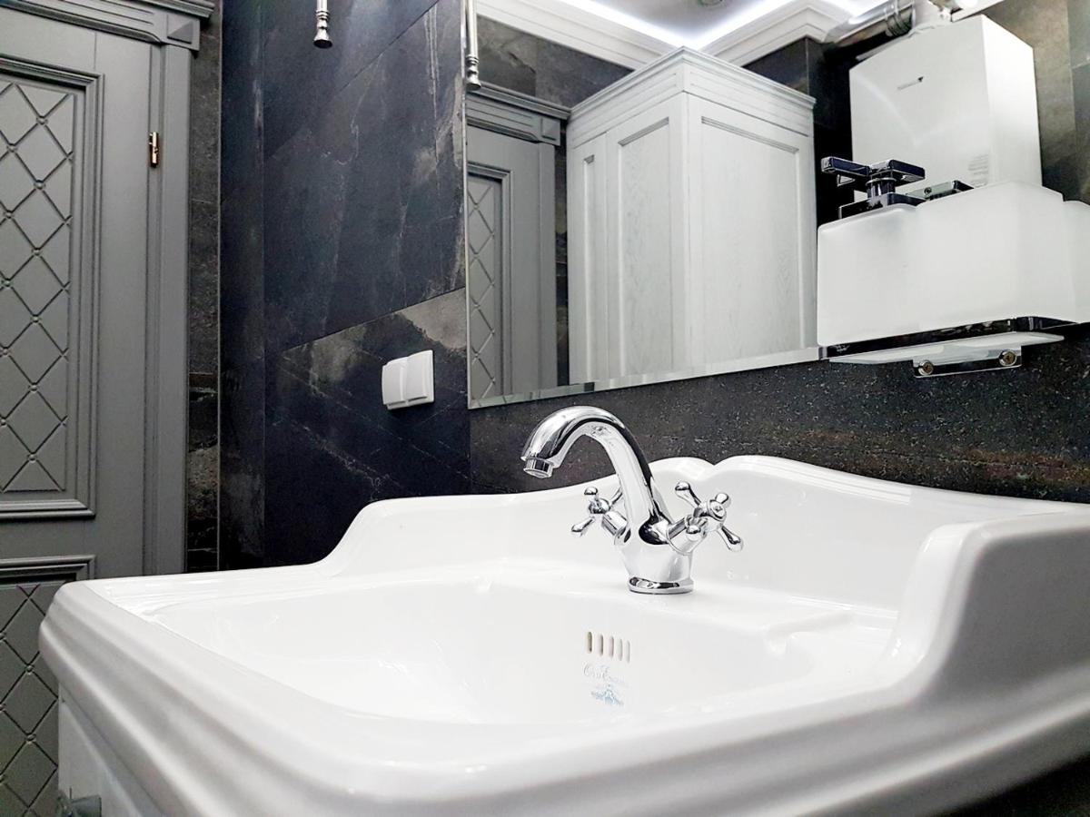 Apartament Old England Żywiec エクステリア 写真